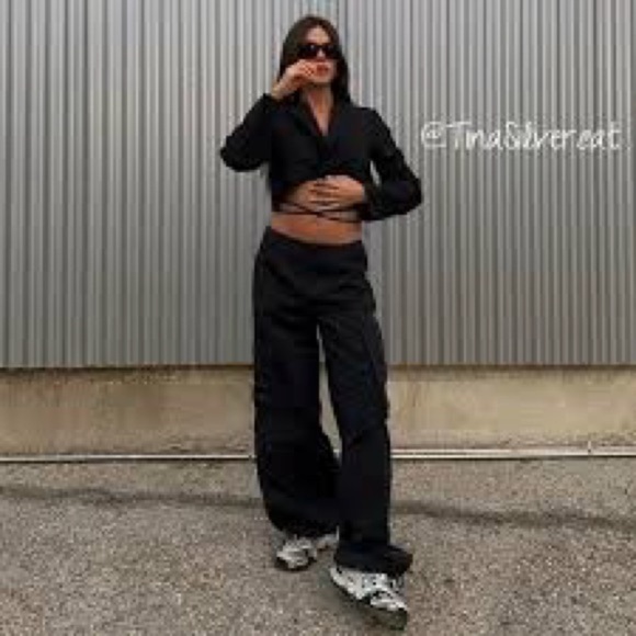 Zara Black Cargo Parachute Pants Sz XS - Picture 1 of 11